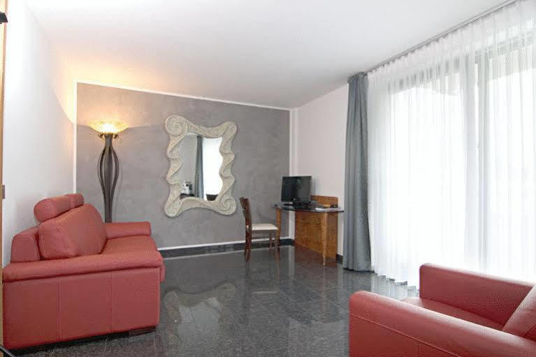 Maria Suite Am Dom Keulen Buitenkant foto